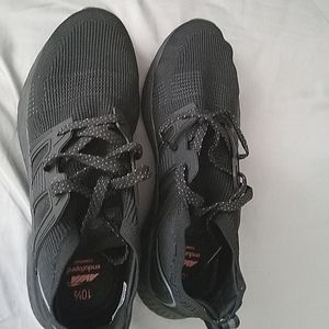 MENS AVIA TENNIS SHOES SIZE:(10.5 WIDE)